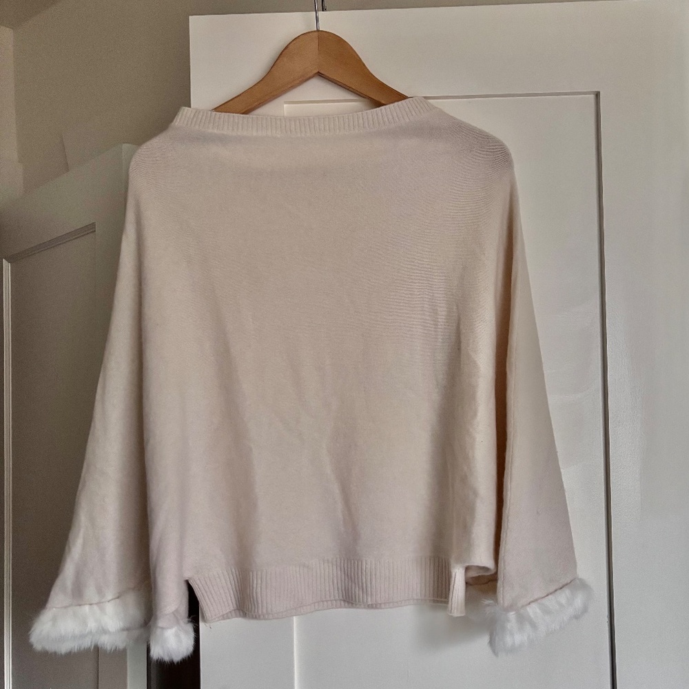 ALICE & OLIVIA 100% Cashmere Batwing Cape Poncho w Fur Trim Cuff Ivory M EUC